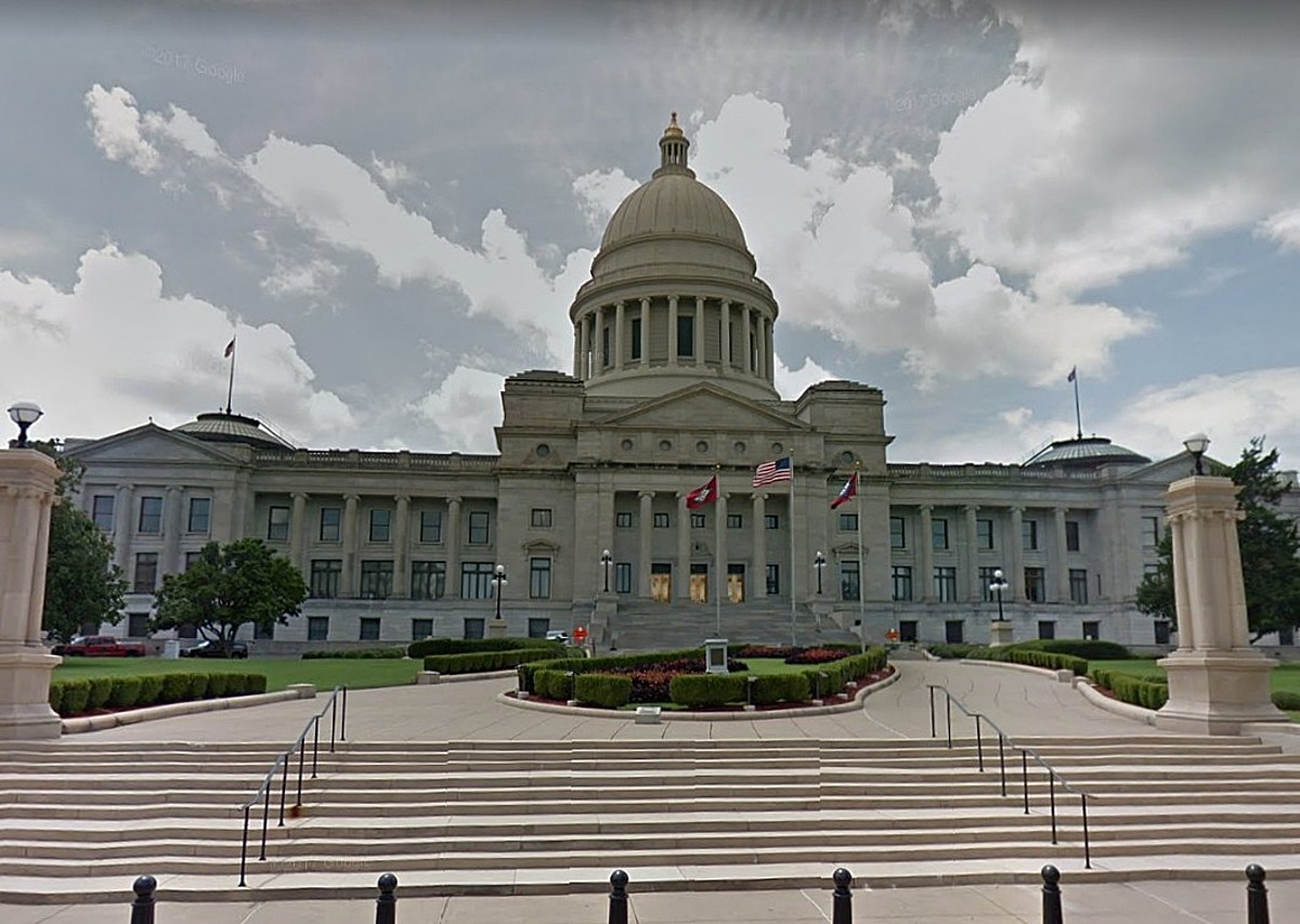 Gov Asa Hutchison Signs Largest Tax Cut In Arkansas History