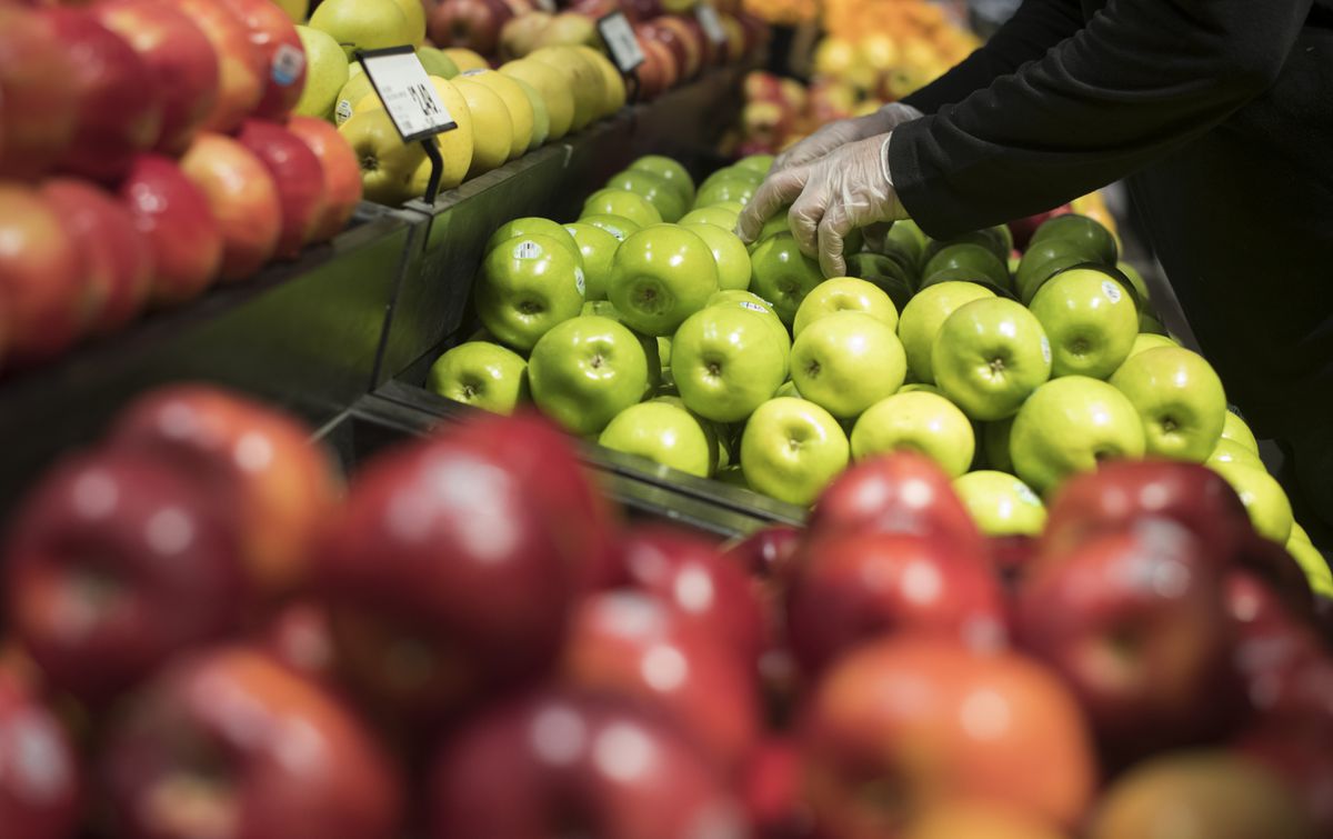 Just three out of 10 Canadians eat enough fruits and vegetables. Do you need to up your intake?