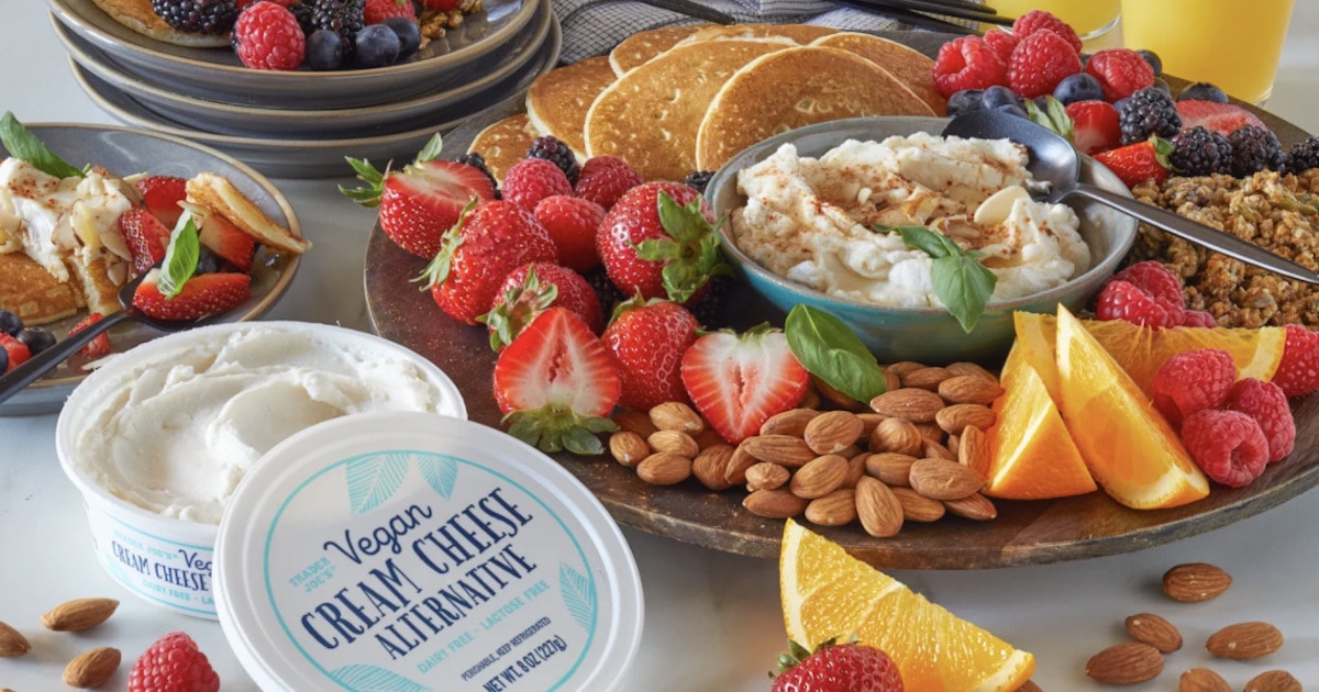 The VegNews Guide to Dairy-Free Cream Cheese: How to Find the Best Schmear