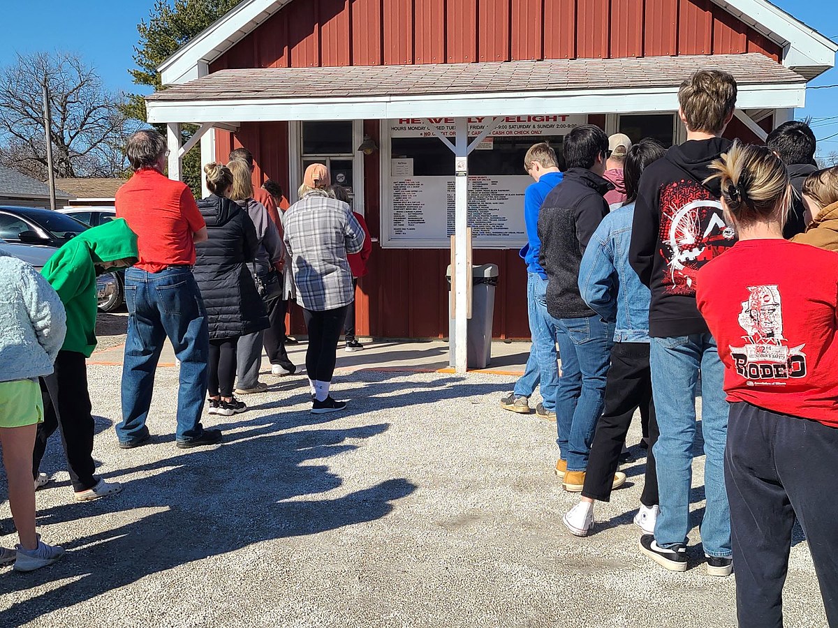 A Sure Sign of Spring - This Popular IL Ice Cream Stand is Open - KHMO News-Talk-Sports