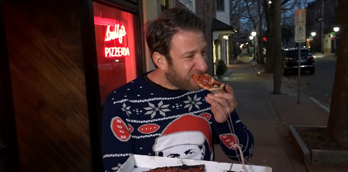 Barstool's Dave Portnoy Rates Sally's Apizza in New Haven No. 1